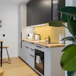 Bright And Cosy Flat Near The River Lägenhet