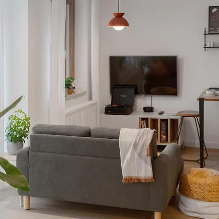 Bright And Cosy Flat Near The River Apartment *